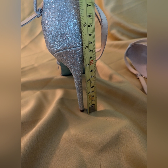 Betsy Johnson silver sparkle heels pumps stilleto size 9.5 - Picture 5 of 5